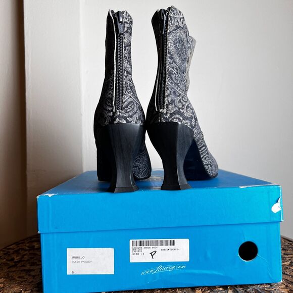 John Fluevog | Murillo | Baroque | Grey Paisley | Diamond Perforated Boot | Sz 6 - Picture 7 of 16
